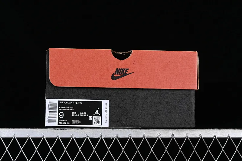 All categories Air Jordan Jordan series basketball shoes Air Jordan 11 OG version Air Jordan 11 "Bred" AJ11 Joe 11 patent leather black and red first year replica high-top basketball shoes 378037-061